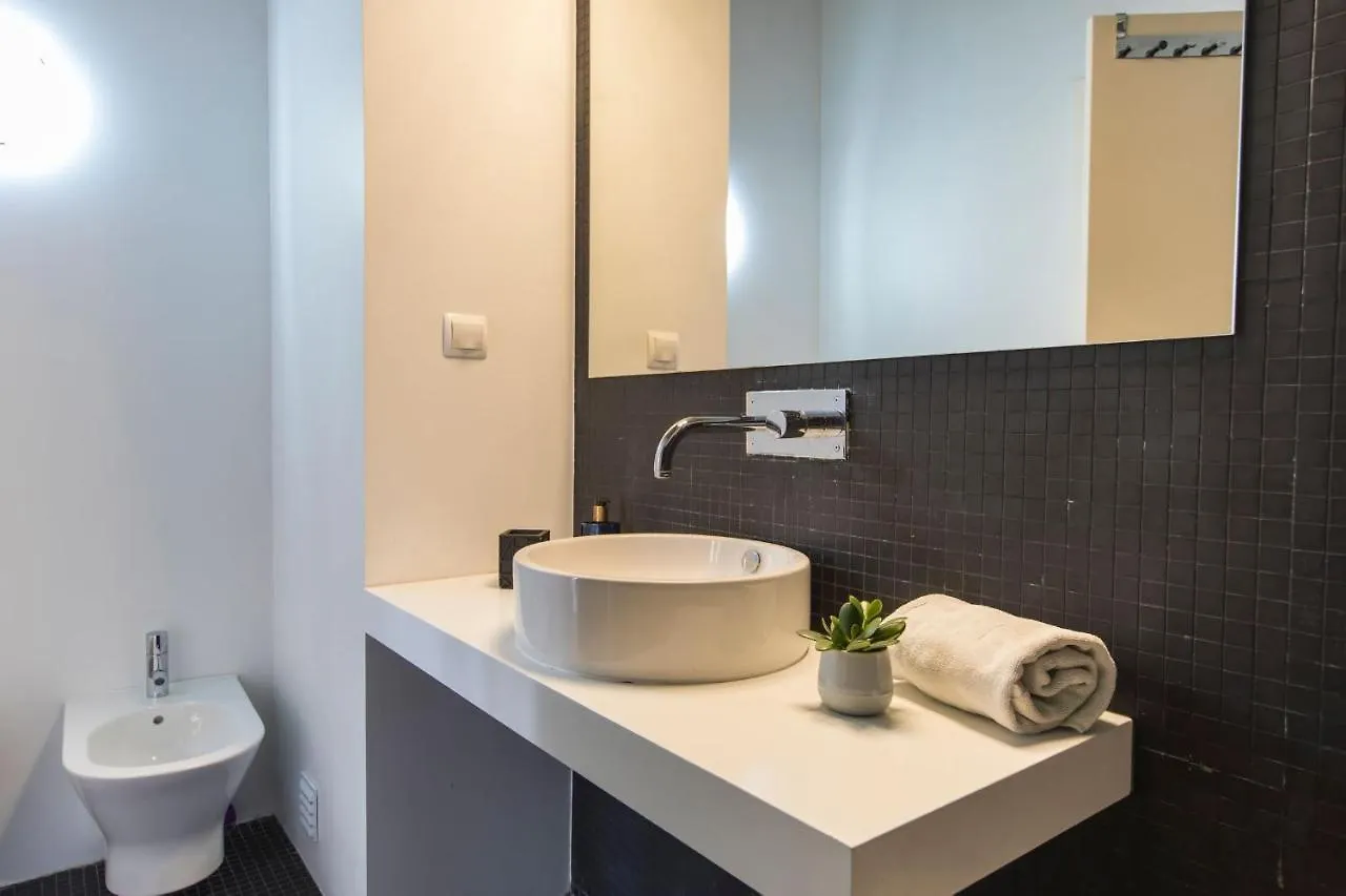 Bairro Alto Stunning Flat With Balcony By Lovelystay Lisboa